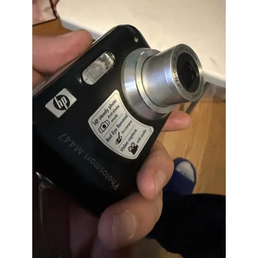 HP Photosmart Digital Camera M447 5MP Black ( Parts Only , Not Working